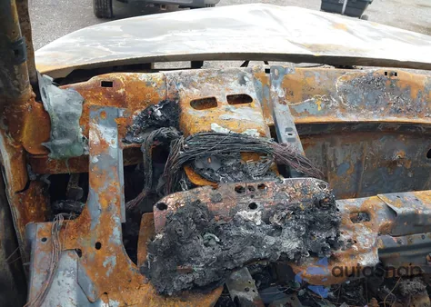 2001 Dodge Ram 1500 z USA, uszkodzony, nr VIN 1B7HF13Z61J218179